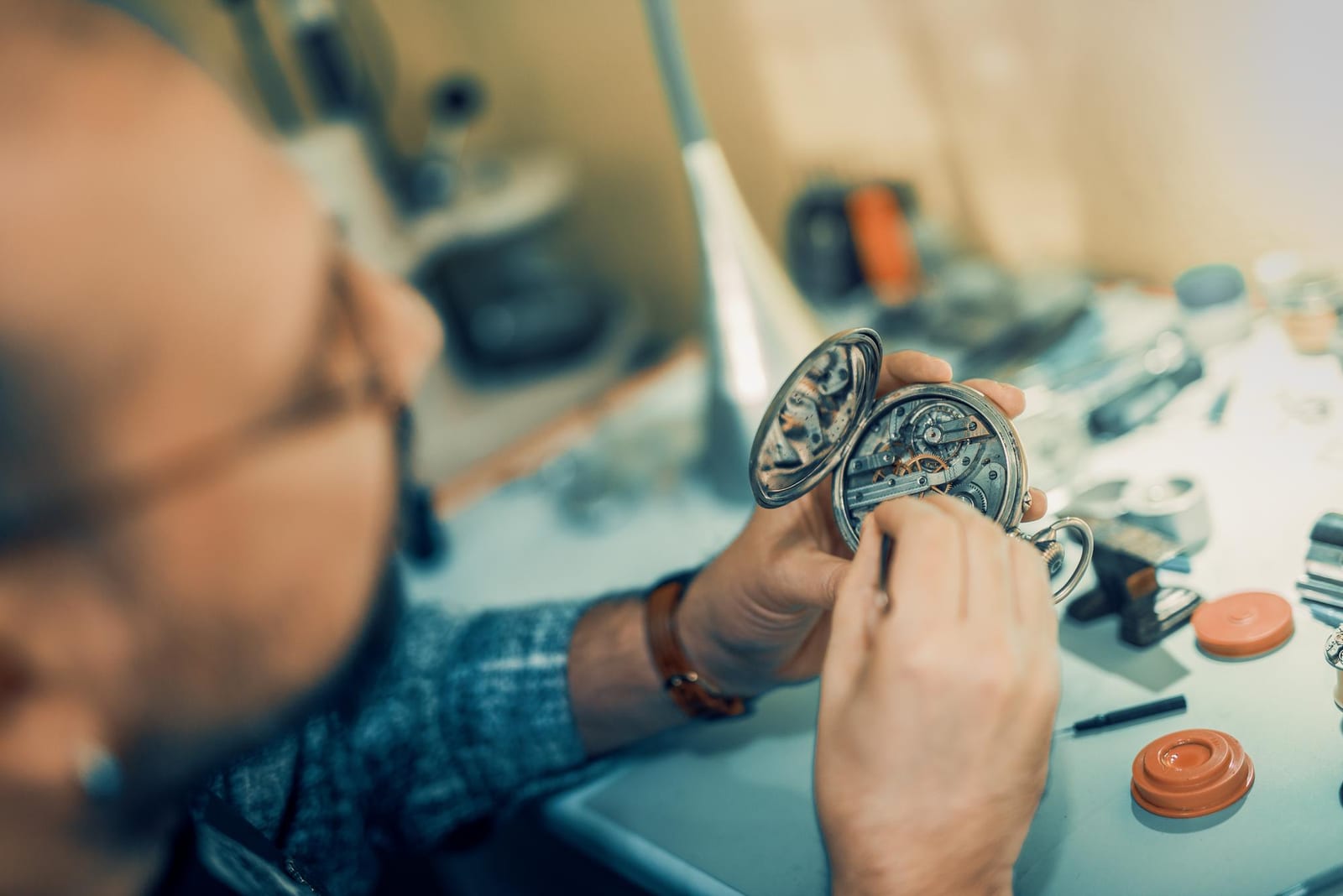 Orologio con doppio fuso orario della categoria da lavoro, foto dimostrativa